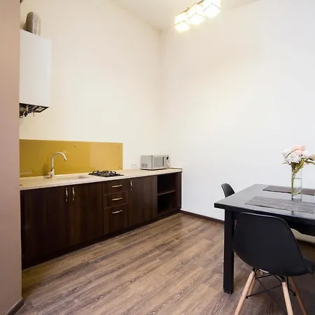 в центрі на 4 гостей Apartman *