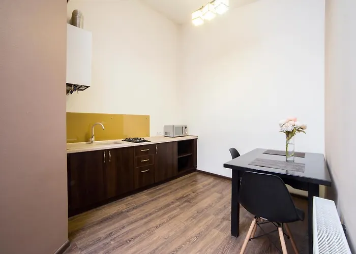 в центрі на 4 гостей Apartment *